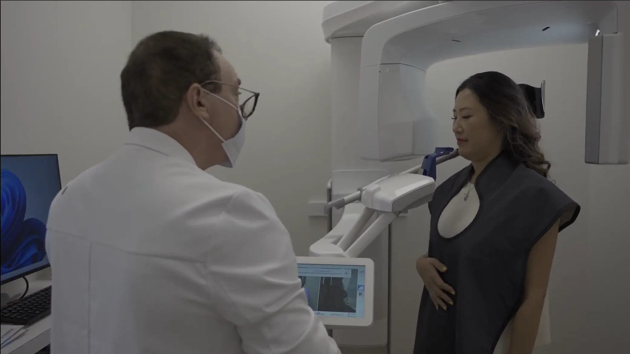 3D dental imaging scan in a treatment room
